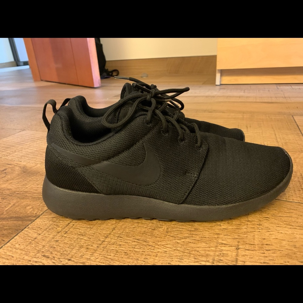 Nike All Black Sneakers